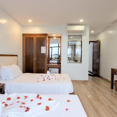 Dana Sailing Hotel Дананг Екстериор снимка