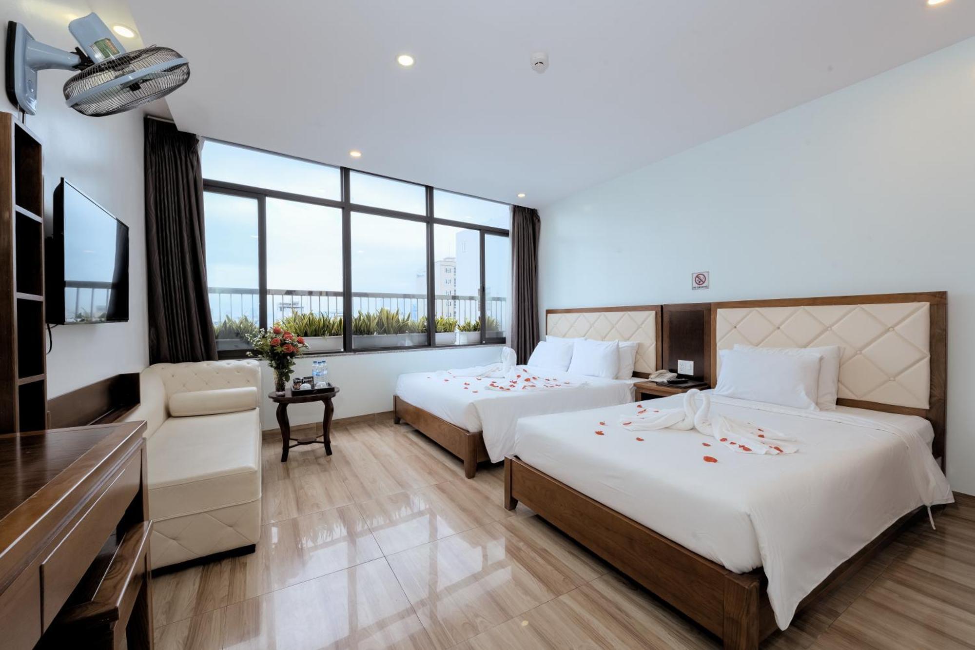 Dana Sailing Hotel Дананг Екстериор снимка